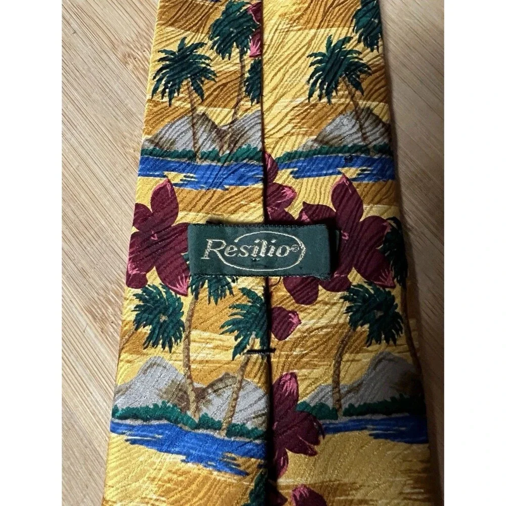 Vintage Hawaiian Tie Men’s All Silk Hand Sewn In USA
